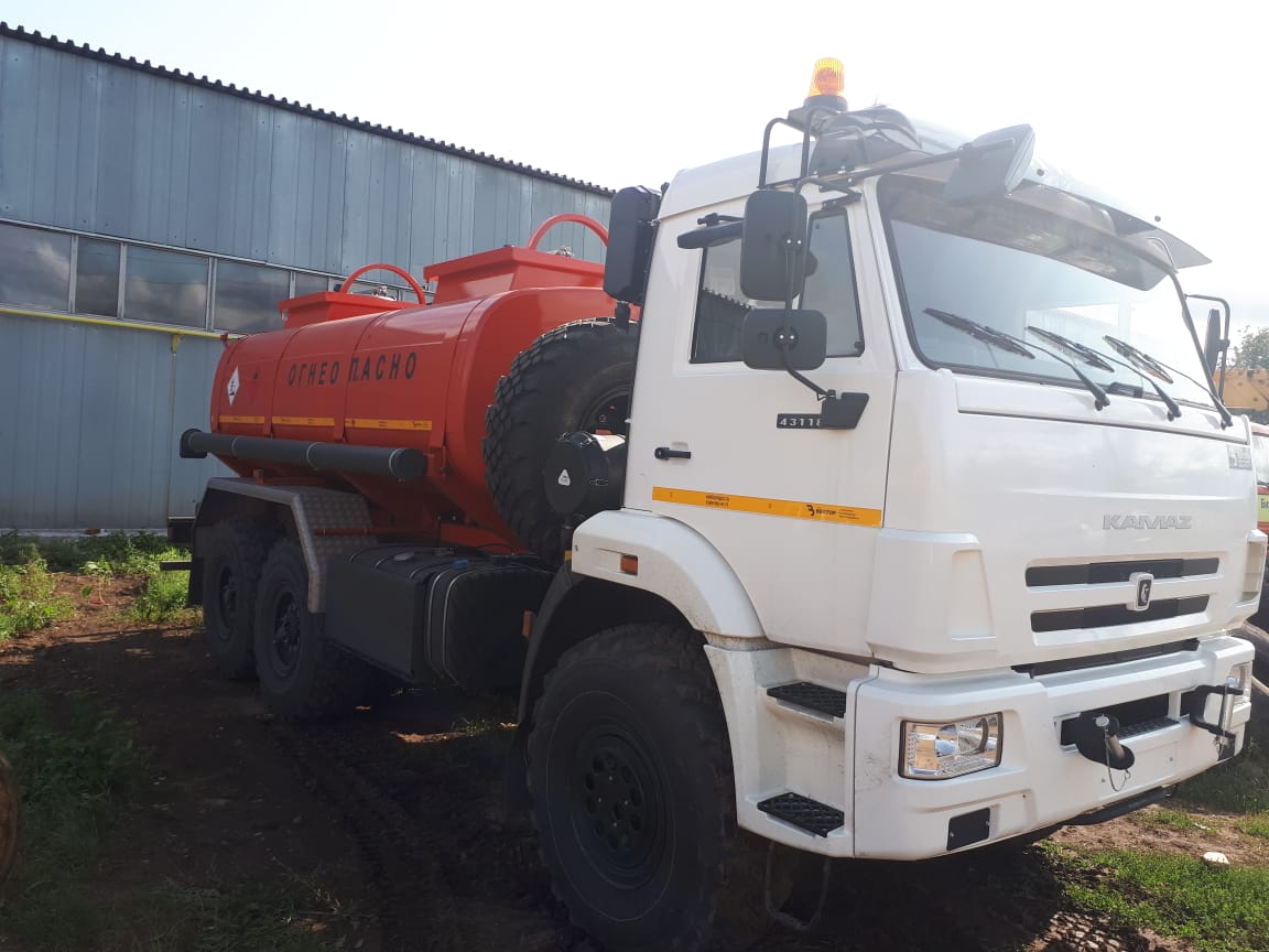 Автотопливозаправщик вездеход на базе КАМАЗ - фото 3