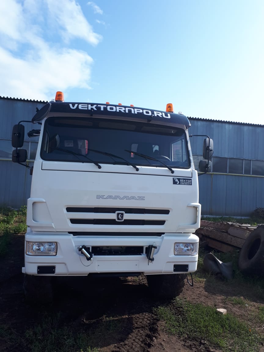 Автотопливозаправщик вездеход на базе КАМАЗ - фото 1